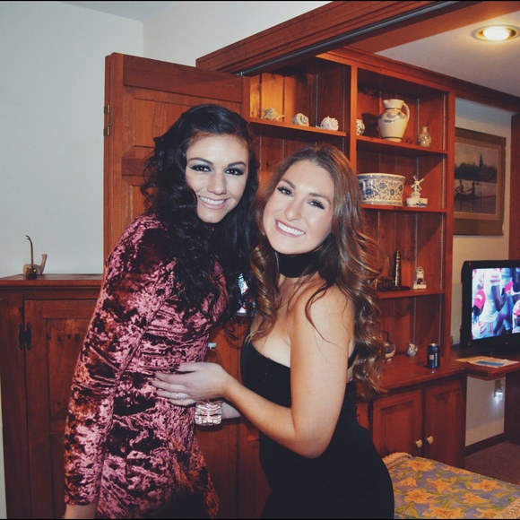 Tobi black velvet strapless dress choker attached - Picture 2 of 6